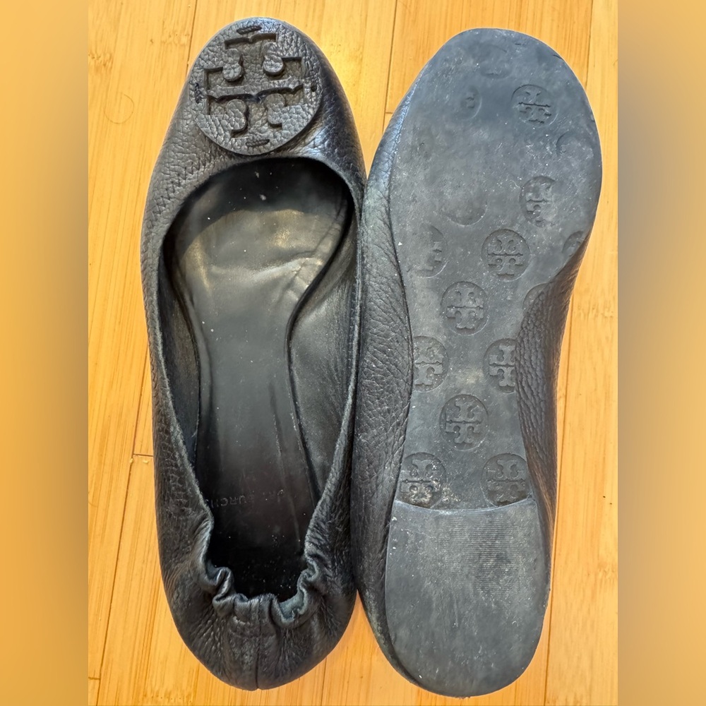 Tory Burch Black Pebbled Leather Flats Sz 9